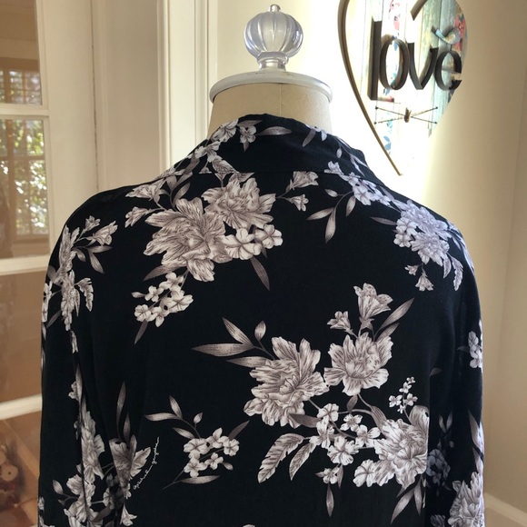 SPIRITUAL GANGSTER - Picture 12 of 14